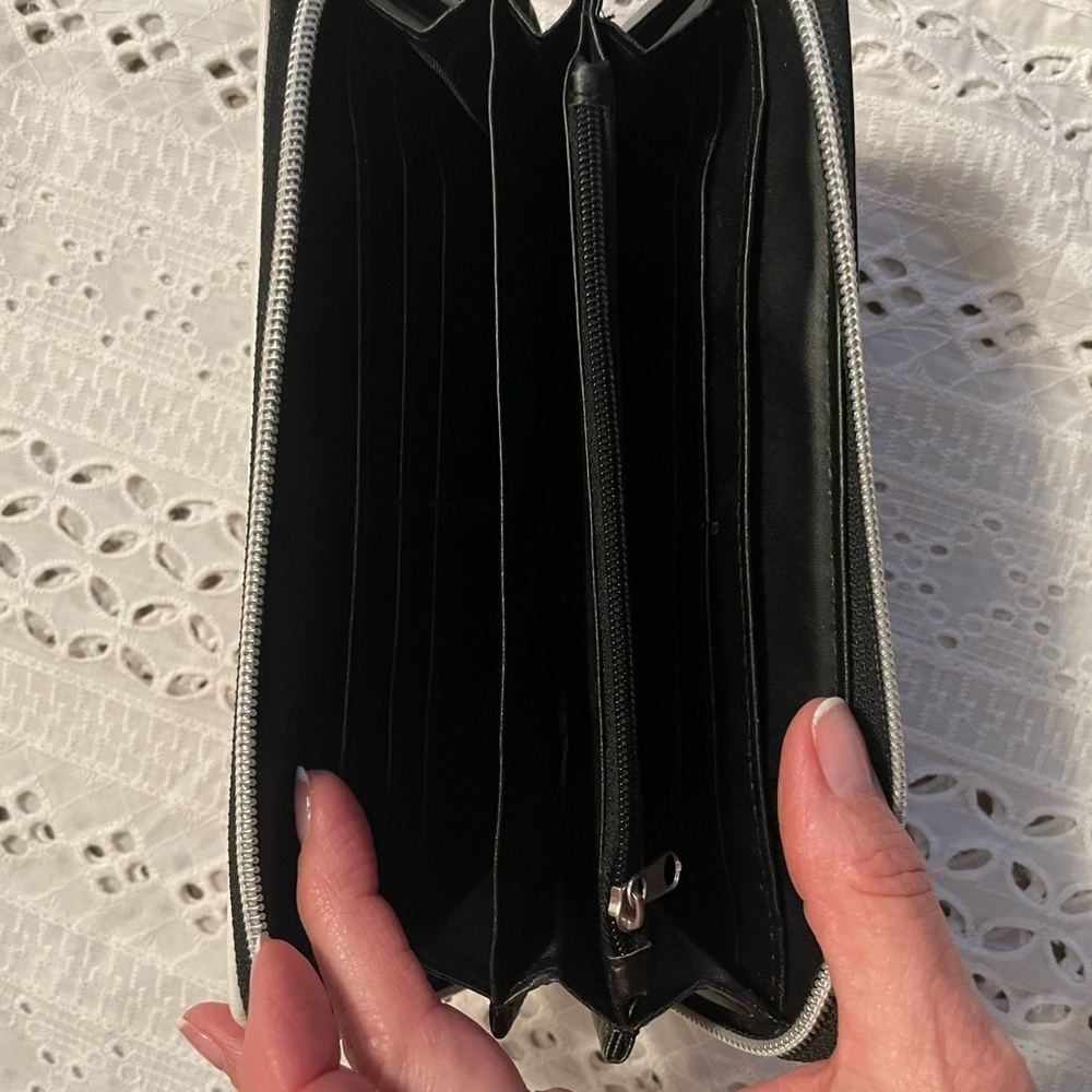 NWOT Star Wars Themed Wallet with Characters - Picture 4 of 4